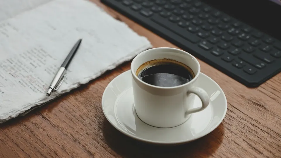 Author Newsletter Best Practices (What to Send & How Often)